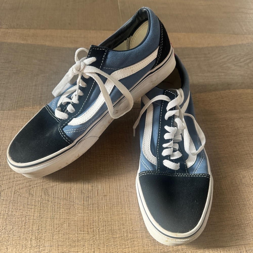 Vans Women’s Old Skool Sneakers